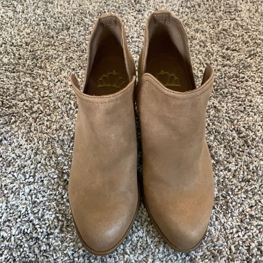 Fergalicious low brown booties boots